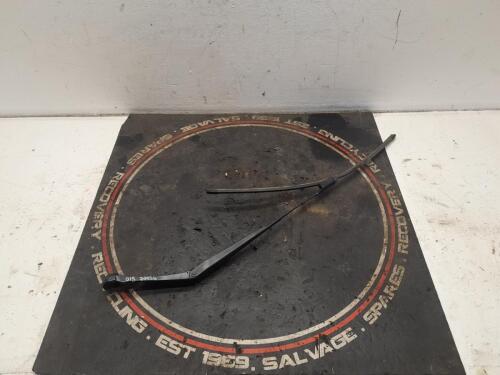 Jaguar E Pace 2018 Mk1 Osf Drivers Front Right Wiper Arm