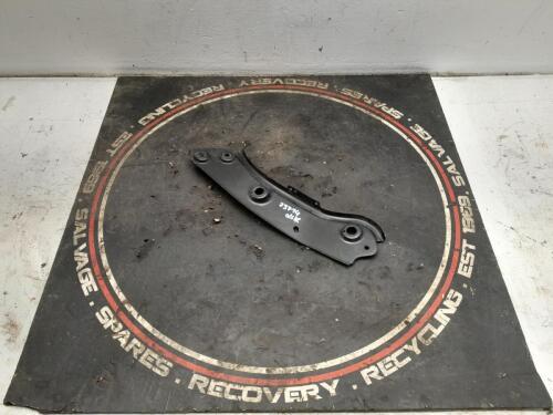 Volkswagen Caddy 2019 Mk3 Fl Osf Drivers Front Right Wing Bracket