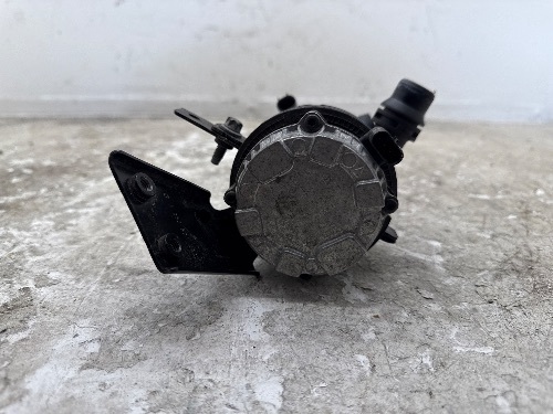 MERCEDES E CLASS WATER PUMP W213 AMG LINE E220