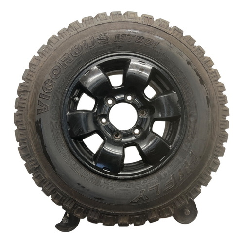 NISSAN PATHFINDER ALLOY WHEEL HIFLY MUD TYRES 235 75 15 7J SINGAL WHEEL