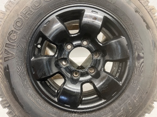 NISSAN PATHFINDER ALLOY WHEEL HIFLY MUD TYRES 235 75 15 7J SINGAL WHEEL