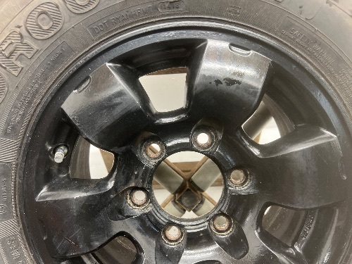 NISSAN PATHFINDER ALLOY WHEEL HIFLY MUD TYRES 235 75 15 7J SINGAL WHEEL