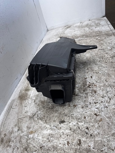 BMW 1 SERIES AIR BOX 116I F20 2011-2015 AIR FILTER BOX 1.6 PETROL