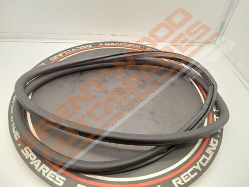 Volkswagen Golf 2006 Mk5 Osr Drivers Rear Right Door Rubber / Seal -