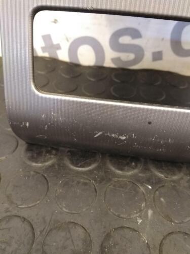 Range Rover Sport 2018 L494 Rear Vents in Centre Console DK62044E15EB SCRATCHED